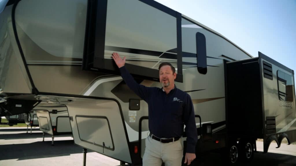 Adventure RV staff demos a 35,000 pound fifth wheel camper 