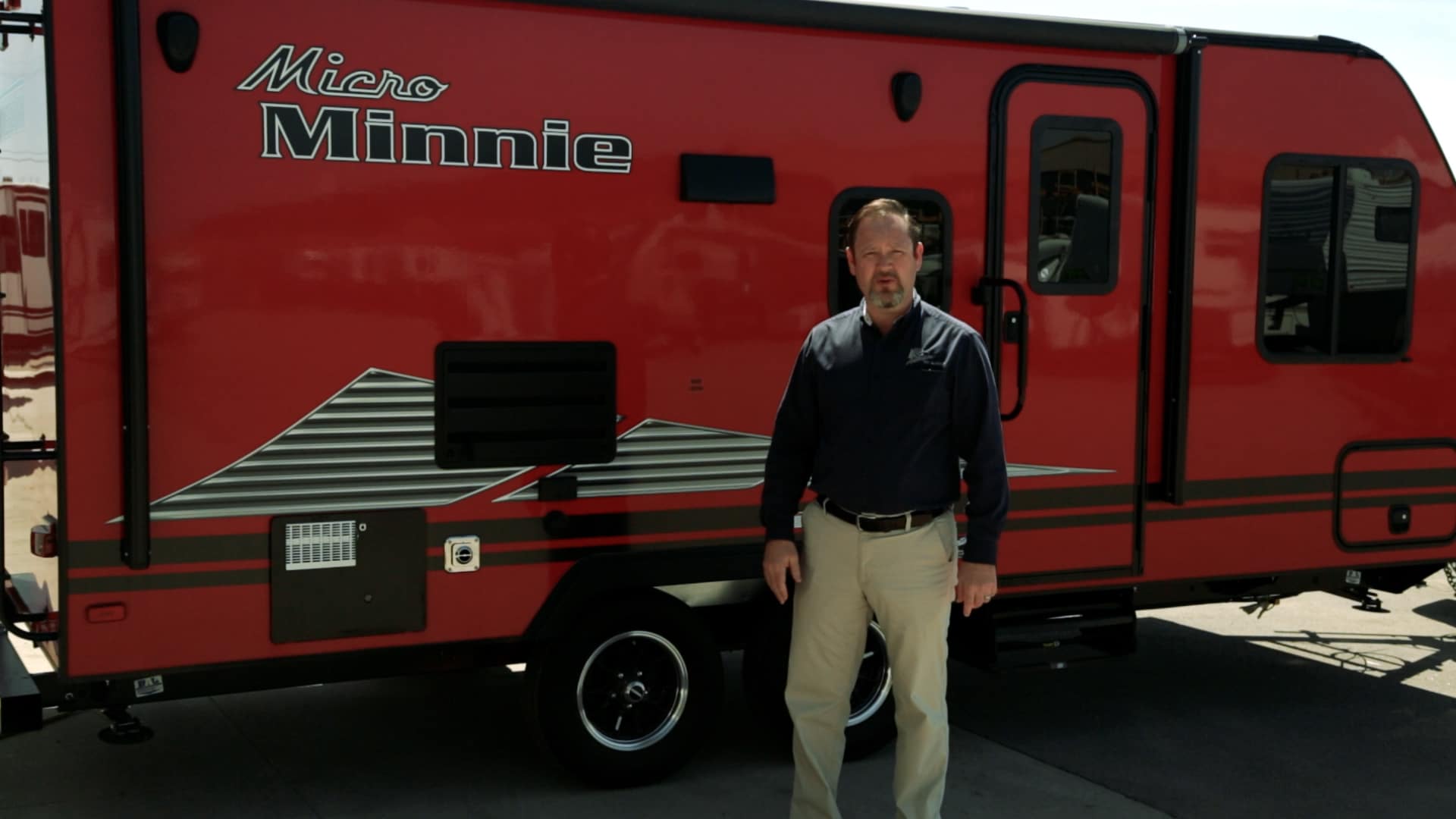 What is a Lightweight Towable RV?