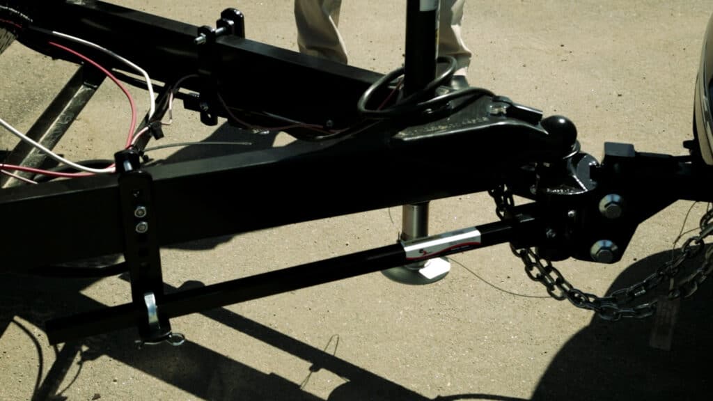 equalizer hitch used to pull a lightweight towable rv