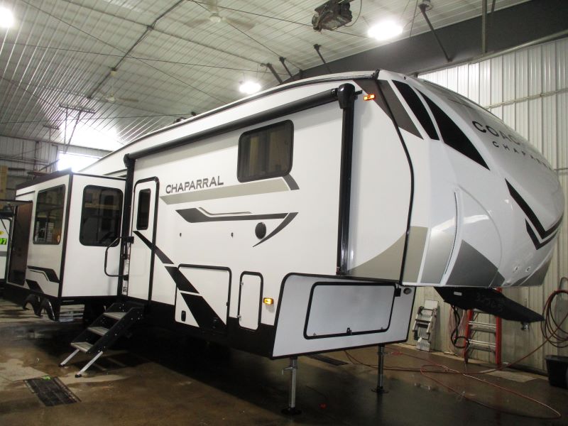 2025 Coachmen Chapparal 298RLS