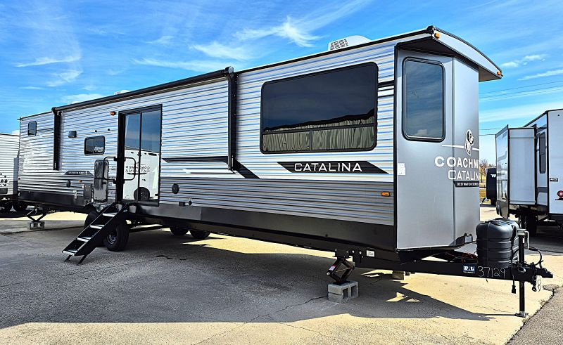2026 Coachmen Catalina Destination 40BHTS-2Q