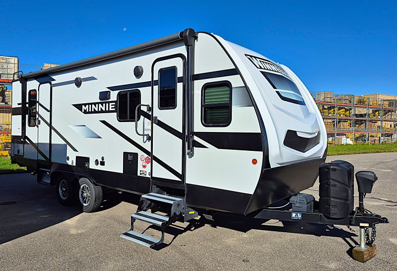 Azdel Rv Used 2023 Winnebago Minnie 2500FL at Adventure RV Center | West Fargo ND